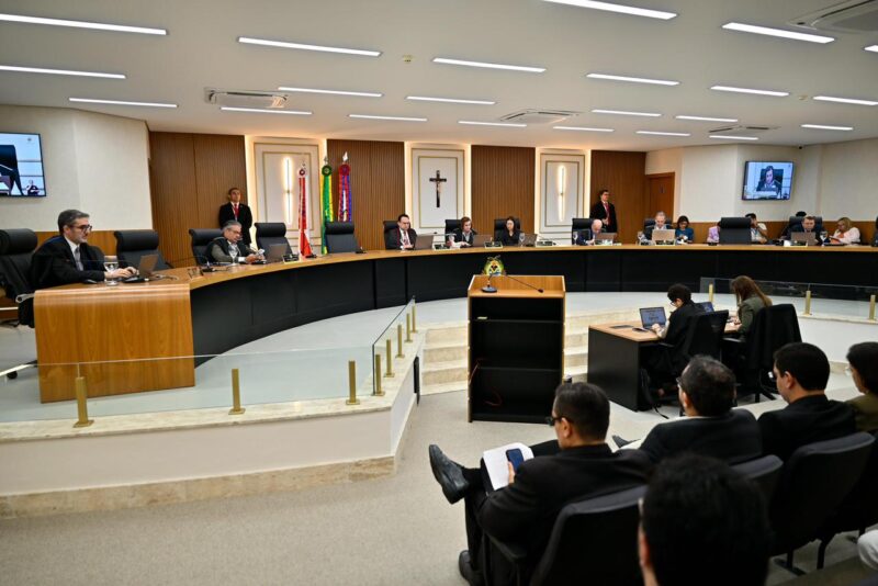 TCE-AM multa gestora da Educação de Humaitá