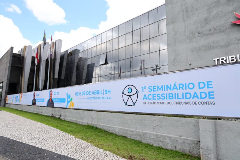 TCE-AM oferta serviços em seminário de acessibilidade