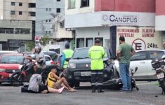 Acidente deixa casal ferido em cruzamento de Manaus
