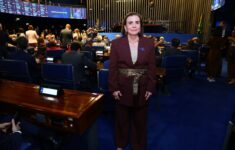 Yara acompanha promulgação em Brasília (Foto: Filipe Jazz/DICOM TCE-AM)