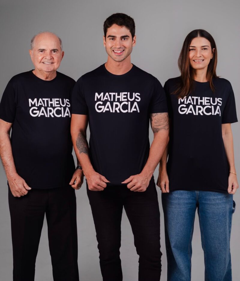 Matheus Garcia ao lado de Francisco e Rebeca Garcia. (Foto: Divulgação)