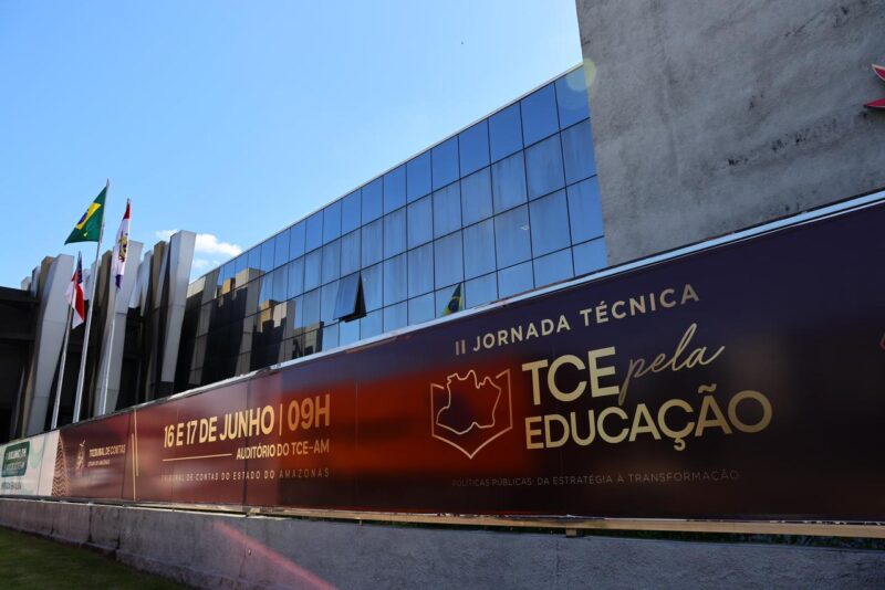 TCE-AM transmite debates sobre educação e gestão pública