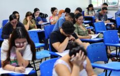 Mais de 800 candidatos participaram das provas da Residência. (Foto: Joel Arthus/TCE-AM)