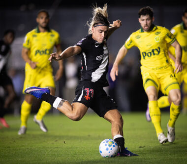 Andrés Gómez marcou o gol que garantiu o empate do Vasco em São Januário. (Foto: Matheus Lima/Vasco)