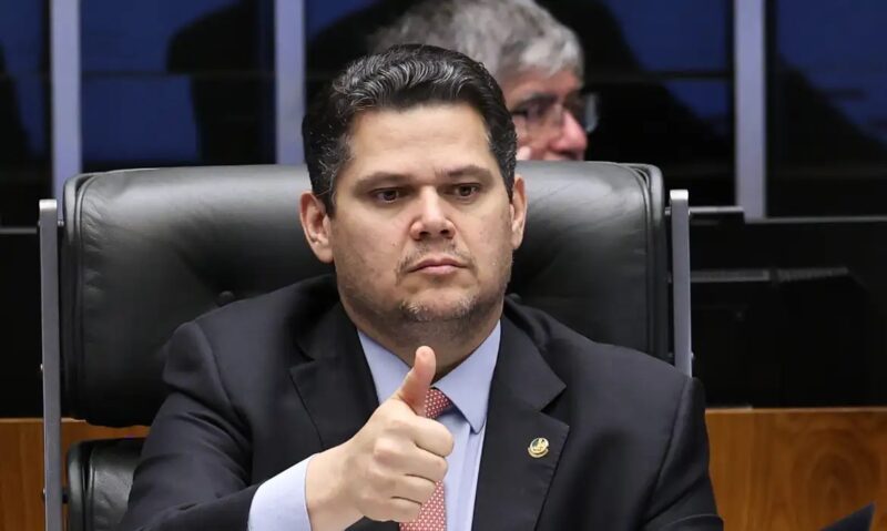 Davi Alcolumbre (União-AP), presidente do Senado (Foto: Lula Marques/Agência Brasil) Alcolumbre destrava PEC do fim da 6×1 após conversas com Lula