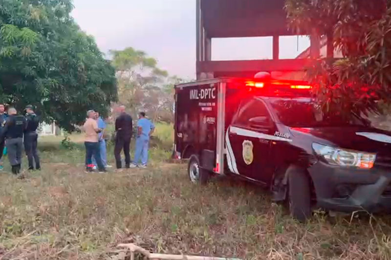 Corpo em decomposição é encontrado em terreno no Aleixo