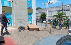 Perícia foi realizada no local do homicídio. (Foto: Divulgação)