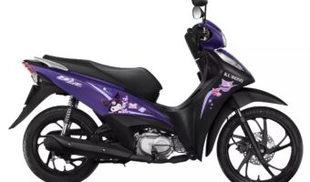 Honda Biz Kuromi tem pintura roxa e grafismos inspirados na personagem. (Foto: Honda/Divulgação)