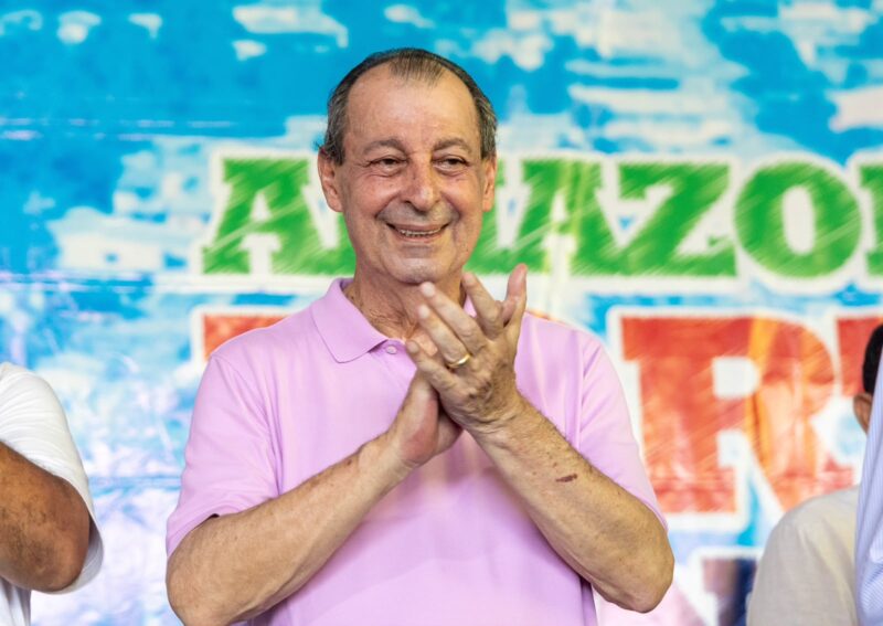 Omar Aziz participou de agenda com lideranças e moradores em Novo Aripuanã. (Foto: Divulgação) Omar Aziz defende obras para impulsionar Novo Aripuanã