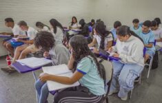 Estudantes (Foto: Rafa Neddermeyer/Agência Brasil)