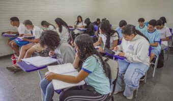 Estudantes (Foto: Rafa Neddermeyer/Agência Brasil)