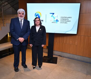 TCE-AM participa de homenagem pelos 34 anos da Atricon
