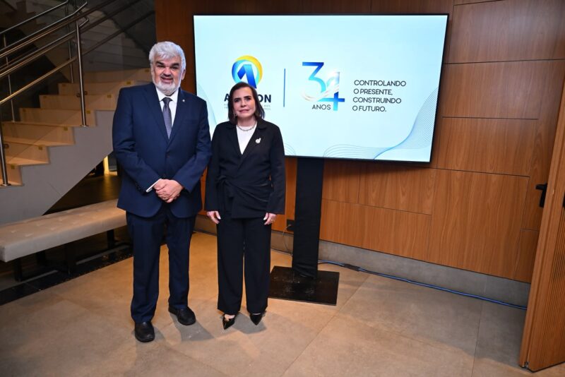 TCE-AM participa de homenagem pelos 34 anos da Atricon