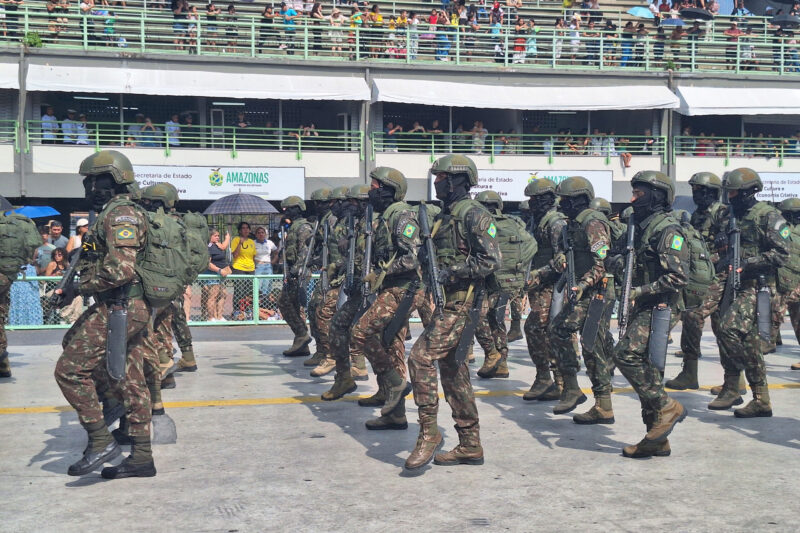 Cerca de 2 mil militares do Exército Brasileiro participaram da solenidade. (Foto: Josemar Antunes)