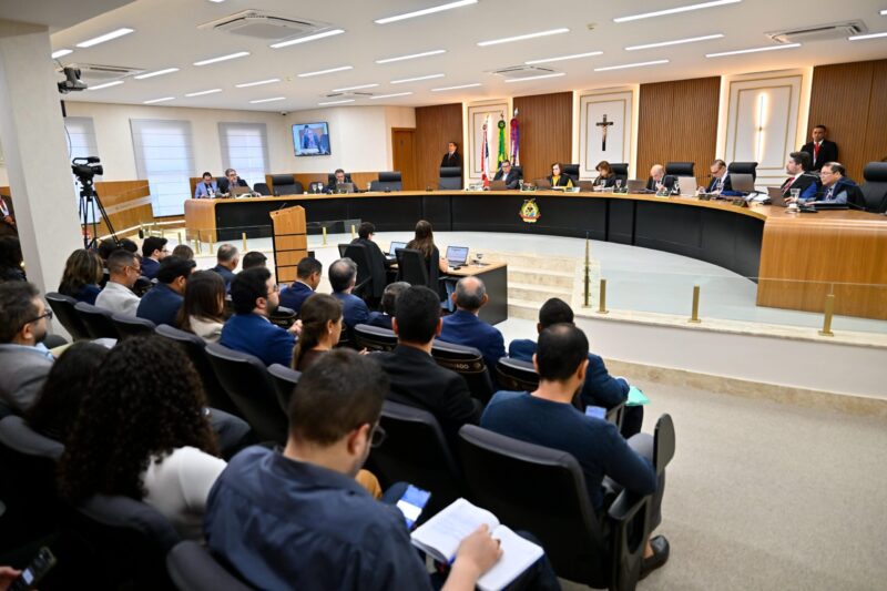 TCE-AM mantém multa de R$ 13,6 mil a ex-prefeito do AM