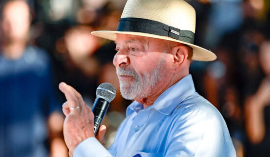 Apoiadores de Lula fazem caminhada e carreata em Manaus