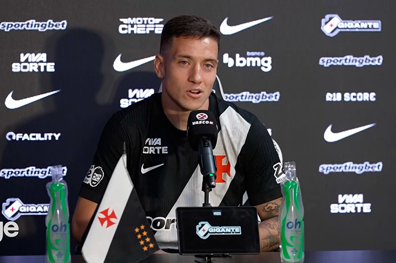 Bruno Duarte durante apresentação em coletiva de imprensa (Foto: Reprodução) Expectativa: Bruno Duarte pode estrear pelo Vasco com gol