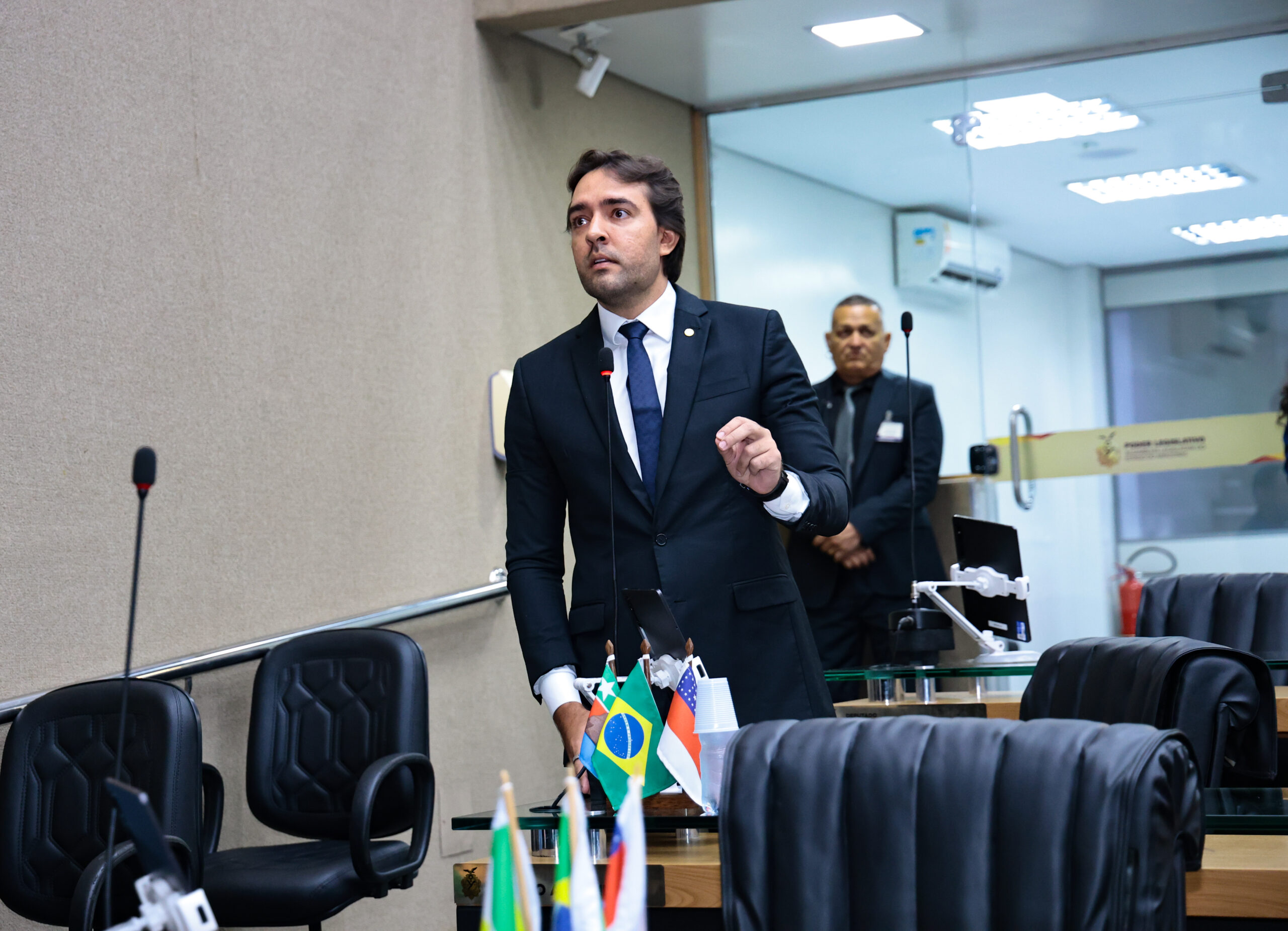 Projeto de Thiago Abrahim prevê aviso prévio ao consumidor sobre fim de período de fidelidade