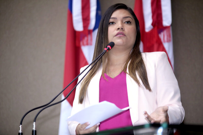 Joana Darc disputa vaga federal após deixar corrida estadual