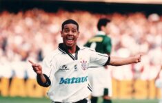Marcelinho Carioca viveu grandes momentos no Corinthians (Foto: Divulgação/Corinthians)