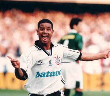 Marcelinho Carioca viveu grandes momentos no Corinthians (Foto: Divulgação/Corinthians)