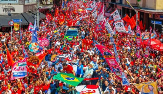 Na avenida Paulista, em São Paulo, Lula faz último ato de campanha. (Foto: Ricardo Stuckert)