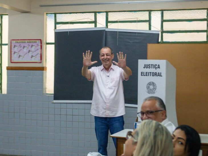 Omar Aziz vota em Manaus. (Foto: Divulgação)
